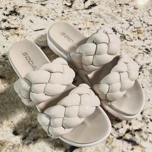Soda Popup Braided Slide Sandals in Bone 7 like new